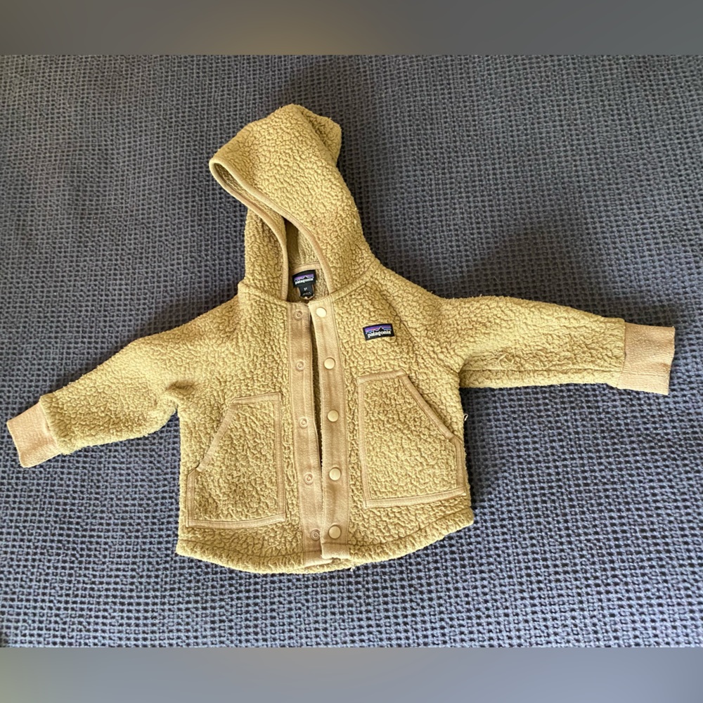 Toddler boys Patagonia fleece. Used condition, but plenty of life left! Size 2t